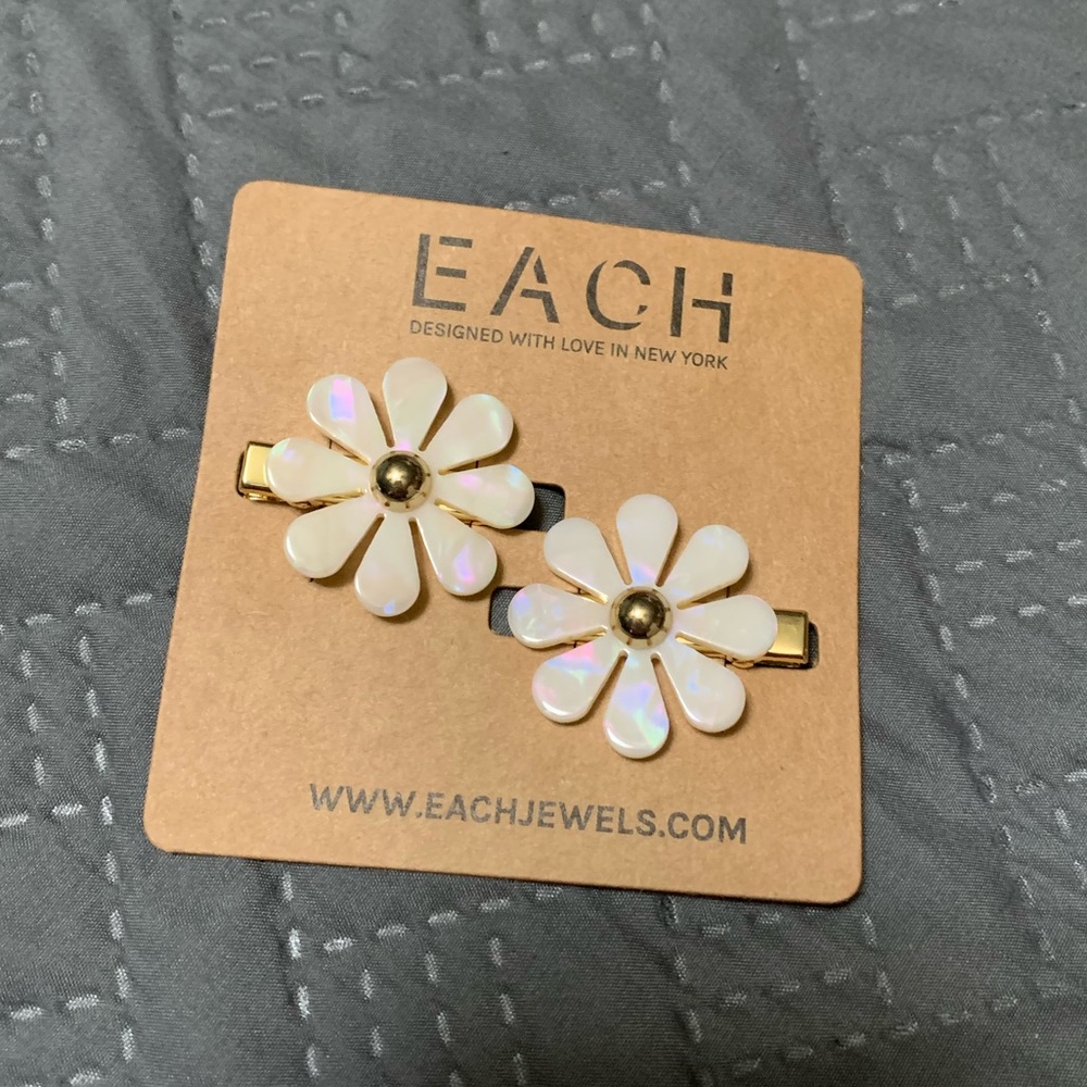 Flower barrette set BNWT